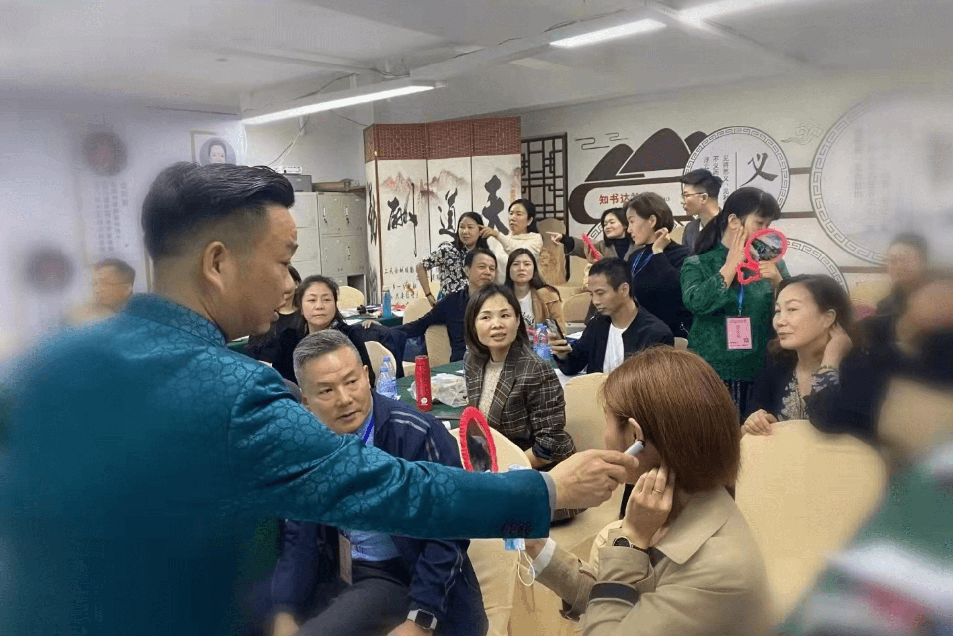 以人为本  追求卓越